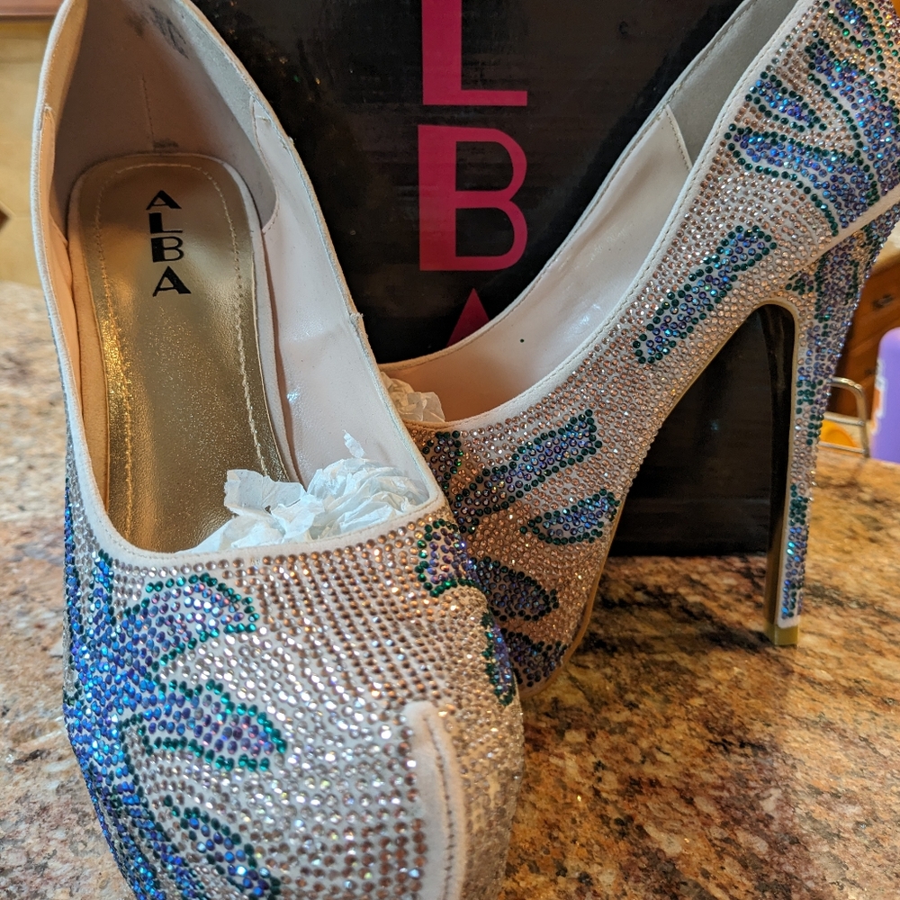 Alba heels